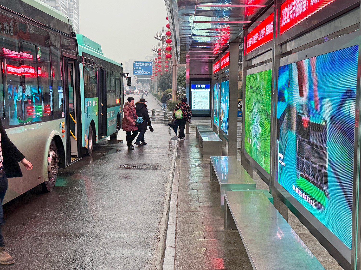 outdoor 55 bus stops